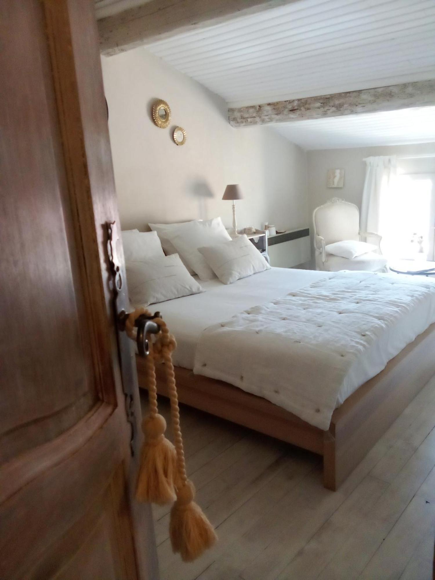 La Maison Perchee Aigues-Mortes Cameră foto